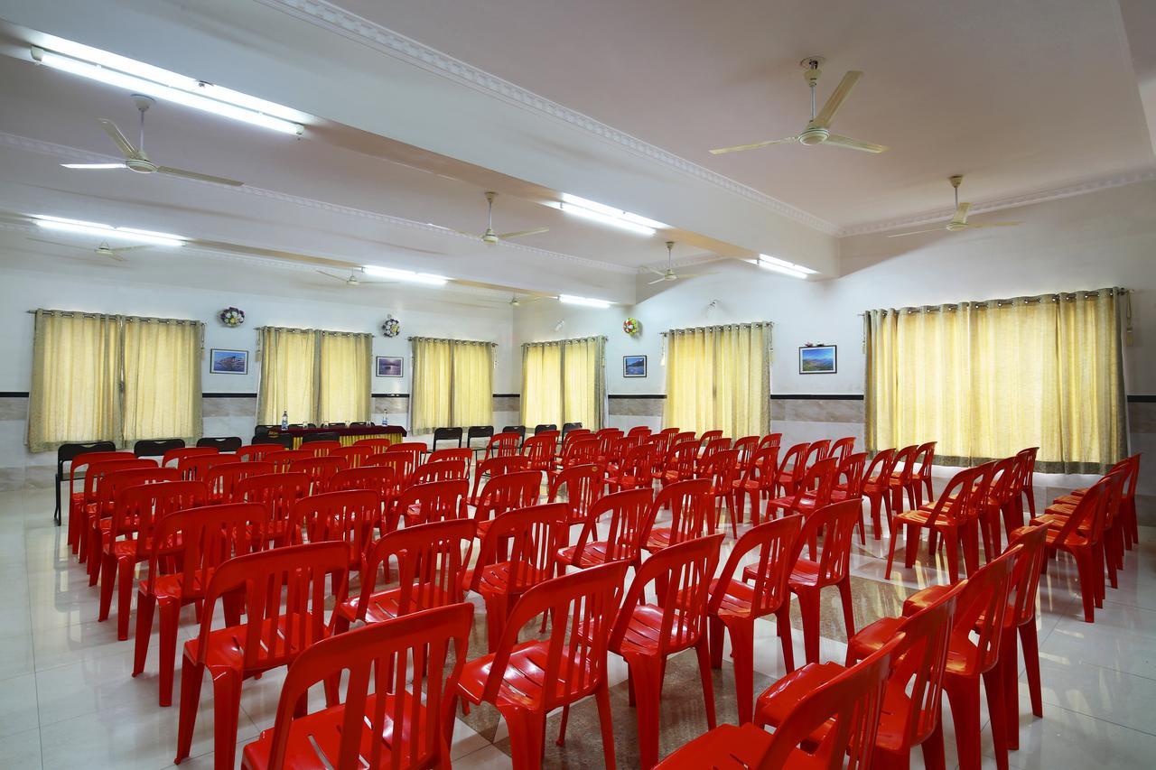 Hotel Girija Junnar Exterior photo